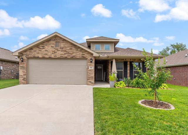 Property at 526 NW 62nd Ave, Bentonville, AR 72713, 3 beds, 2 baths