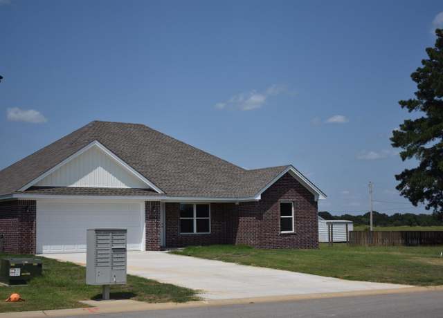 Property at 1203 Ridgefield, Searcy, AR 72143, 4 beds, 2 baths