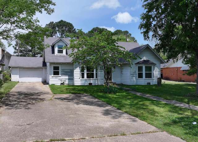 Property at 616 E Broadway St, Glenwood, AR 71943, 4 beds, 2 baths