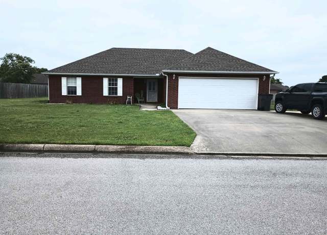 Property at 2907 Canterbury Dr, Paragould, AR 72450, 3 beds, 2 baths