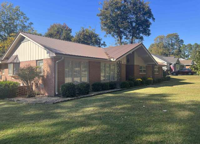 Property at 728 N 5th Ave, Piggott, AR 72454, 3 beds, 2.5 baths