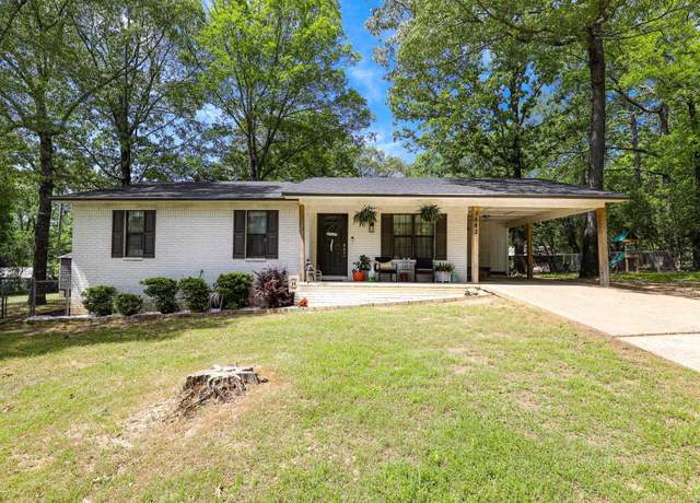 Property at 5883 Edgewood Dr, Benton, AR 72015, 3 beds, 1.5 baths