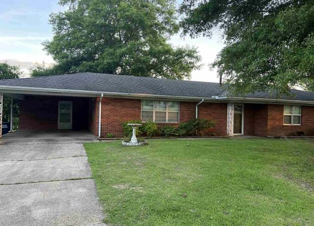 Property at 1120 W North St, Piggott, AR 72454, 3 beds, 2 baths
