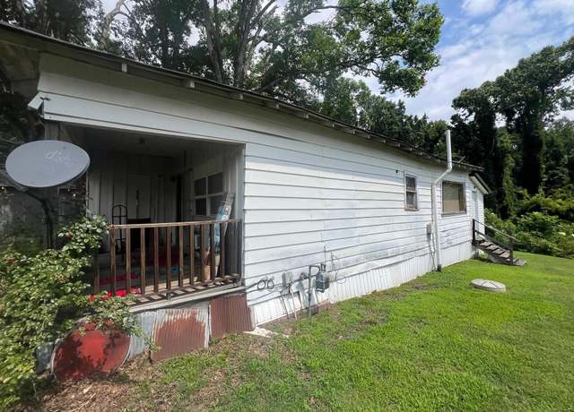 Property at 820 Lewis Ave, Bauxite, AR 72011, 3 beds, 1 bath