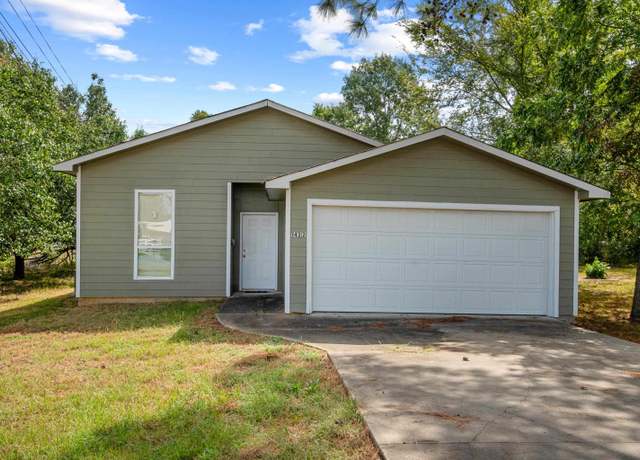 Property at 1422 W 2nd North St, Prescott, AR 71857, 2 beds, 2 baths