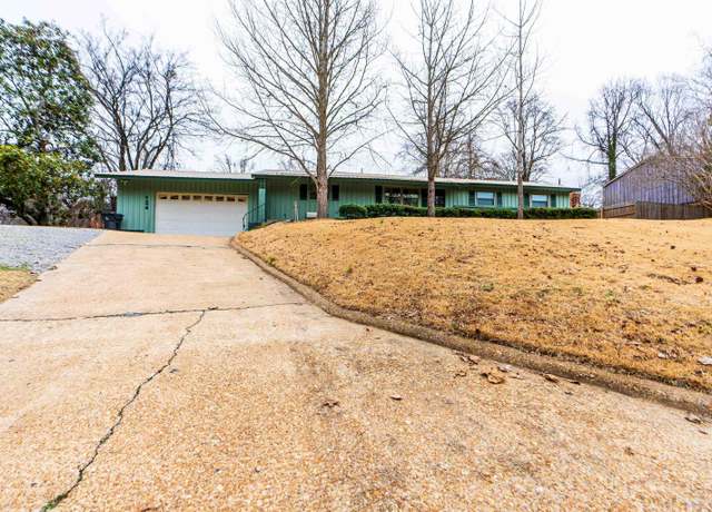 Property at 124 Valley Dr, Helena, AR 72342, 4 beds, 2.5 baths