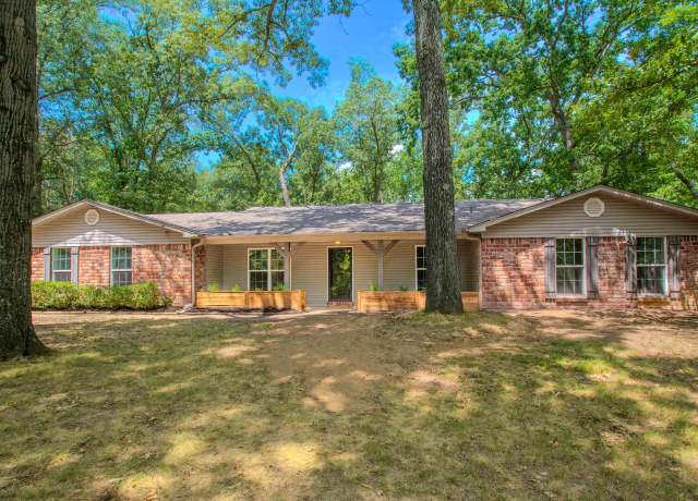 Property at 300 Oakmont Dr, Alexander, AR 72002, 4 beds, 2.5 baths