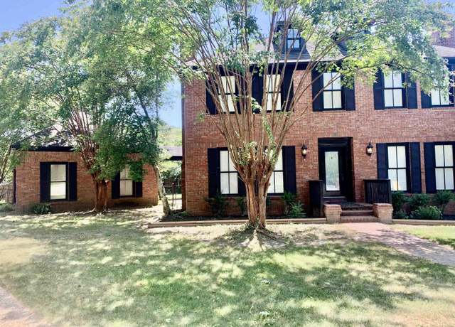 Property at 63 Valley Estate Ct, Little Rock, AR 72212, 4 beds, 3.5 baths