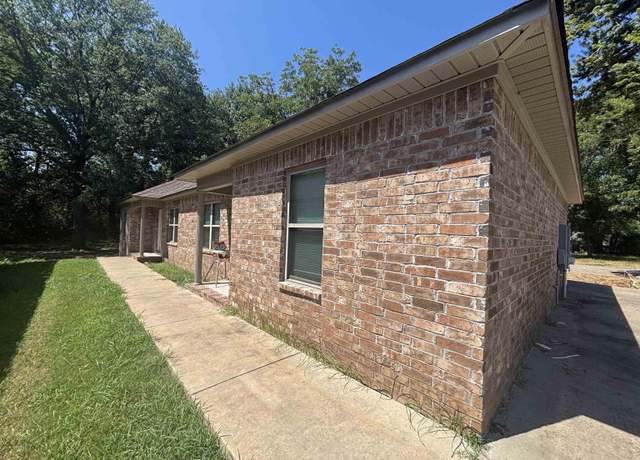 Property at 1413 Hardy St, Conway, AR 73034, 4 beds, 2 baths