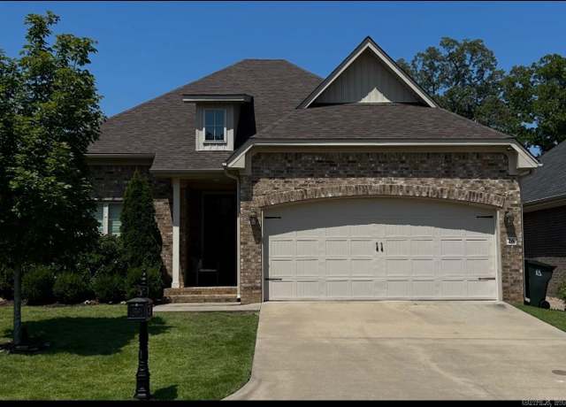 Property at 26 Bishop Pl, Little Rock, AR 72223, 3 beds, 2 baths