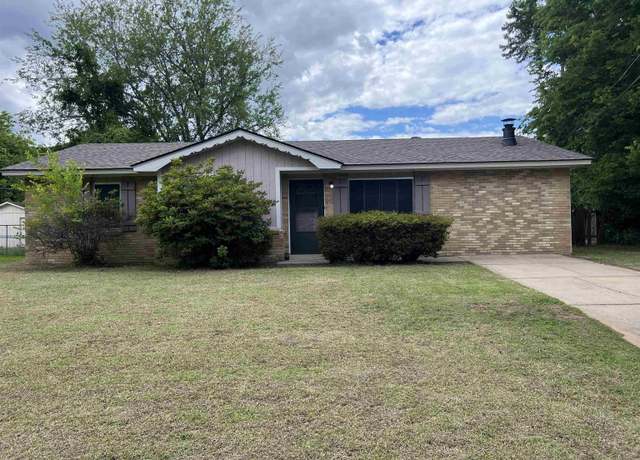 Property at 1302 Collins Dr, Pine Bluff, AR 71601, 3 beds, 1 bath