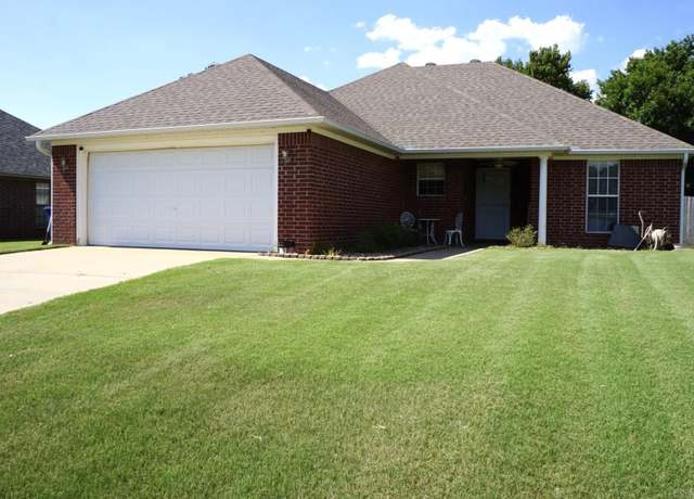 Property at 2130 Wilmington Dr, Conway, AR 72034, 3 beds, 2 baths