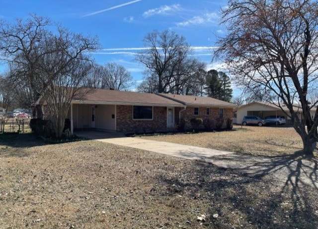 Property at 311 N Jeff Davis Ave, Jacksonville, AR 72076, 3 beds, 1.5 baths
