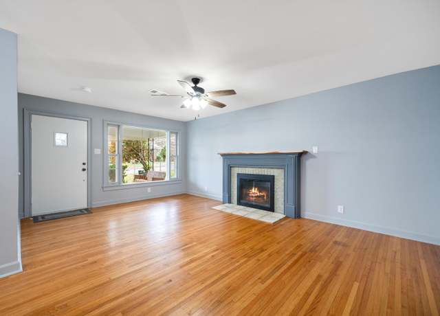 Property at 102 Burroughs St, Hot Springs, AR 71913, 3 beds, 2 baths