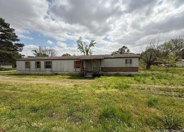 Property at 121 Mcqueen Ave, Carlisle, AR 72024, 3 beds, 2 baths
