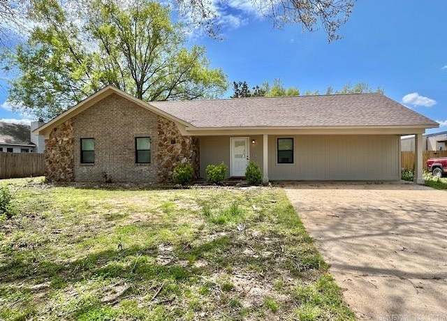 Property at 131 Maribeth St, Forrest City, AR 72335, 4 beds, 2 baths