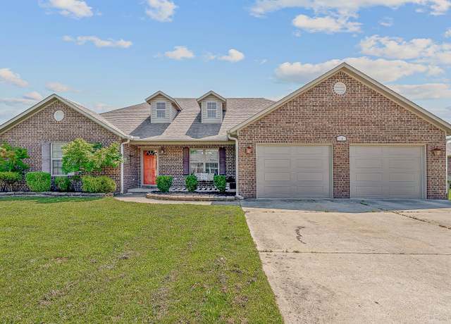 Property at 5007 S 28th St, Paragould, AR 72450, 4 beds, 2 baths