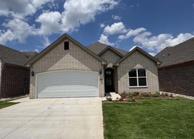 Property at 204 Edgewood Cir, Little Rock, AR 72223, 3 beds, 2 baths