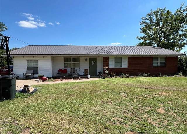 Property at 506 S Spring St, Plainview, AR 72857, 4 beds, 2 baths