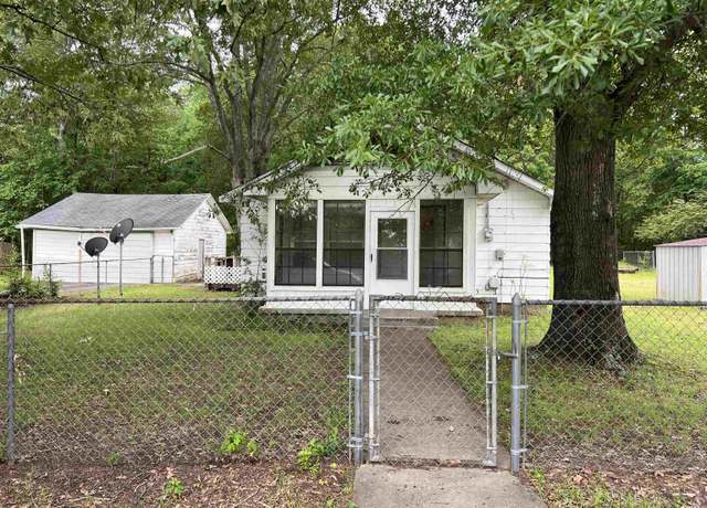 Property at 3710 Ridgway Rd, Pine Bluff, AR 71603, 3 beds, 1.5 baths