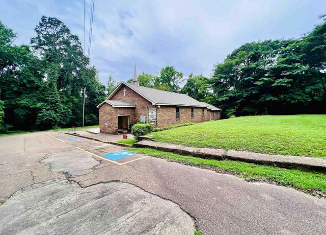 Property at 227 S Austin St, Arkadelphia, AR 71923, 1 bed, 2 baths
