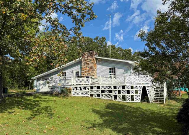 Property at 300 Fairway Dr, Horseshoe Bend, AR 72512, 2 beds, 2 baths