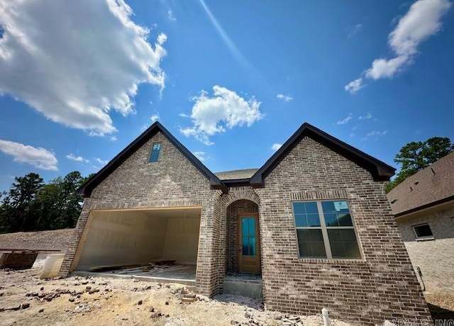 Property at 710 Edgewood Cir, Little Rock, AR 72223, 4 beds, 2 baths
