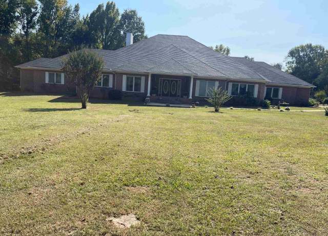 Property at 94 Givens, Morrilton, AR, 4 beds, 4 baths