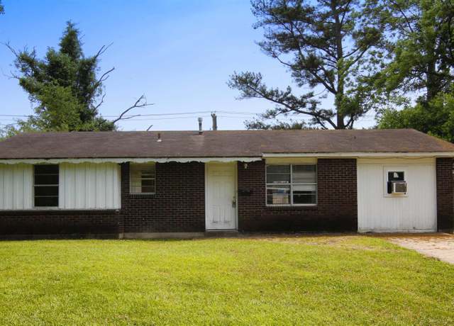 Property at 2406 Belmoor Dr, Pine Bluff, AR 71601, 3 beds, 1.5 baths