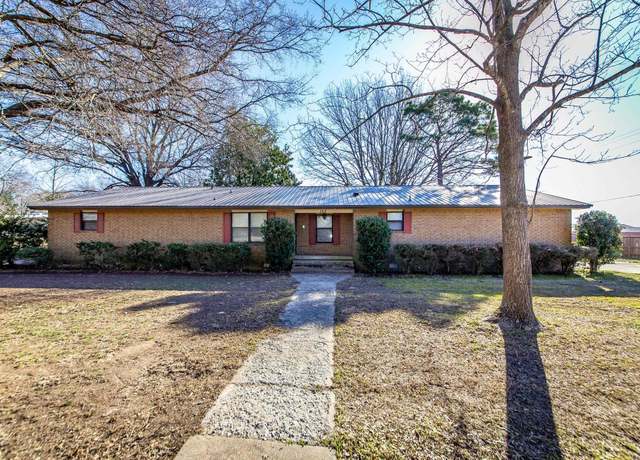 Property at 102 Walnut St, England, AR, 3 beds, 3 baths