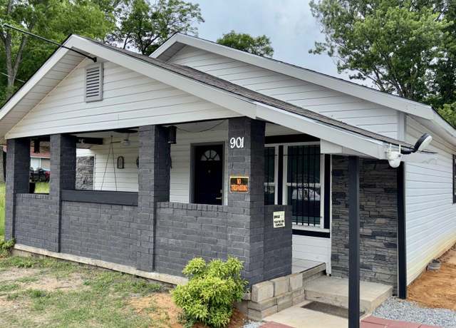 Property at 901 S Market St, Benton, AR 72015, 3 beds, 1.5 baths