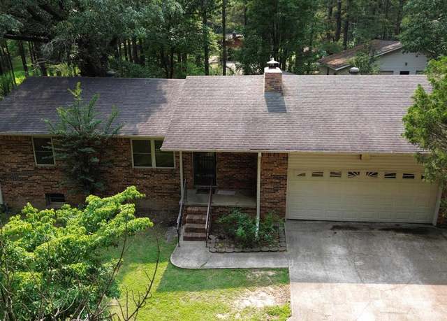 Property at 2102 N 22nd St, Paragould, AR 72450, 4 beds, 3 baths