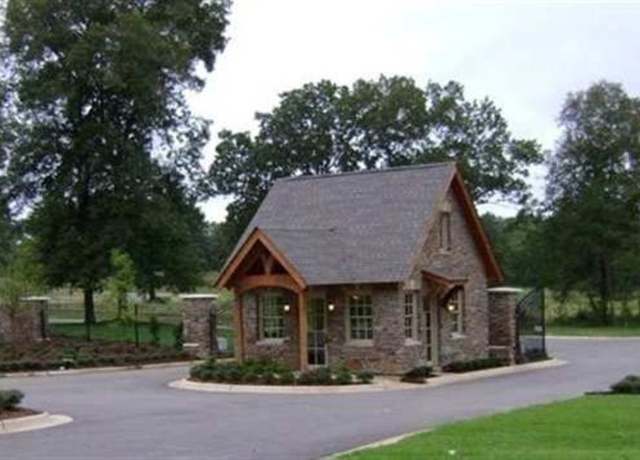 Property at Arlington Park Dr, Hot Springs, AR 71901