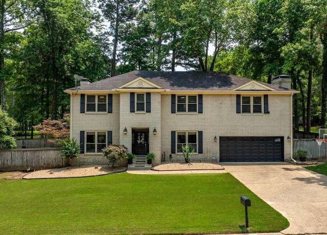 Property at 2 Riverland Dr, Maumelle, AR 72113, 4 beds, 3.5 baths