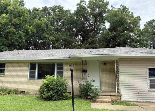 Property at 100 E Lincoln Ave, Searcy, AR 72143, 4 beds, 1.5 baths