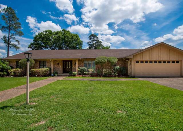 Property at 2203 W Elm St, El Dorado, AR 71730, 5 beds, 5 baths