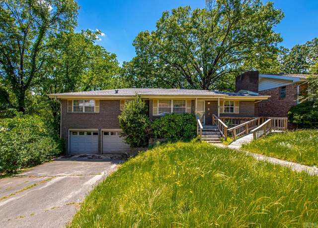 Property at 403 Pickwick Ln, North Little Rock, AR 72118, 3 beds, 1.5 baths