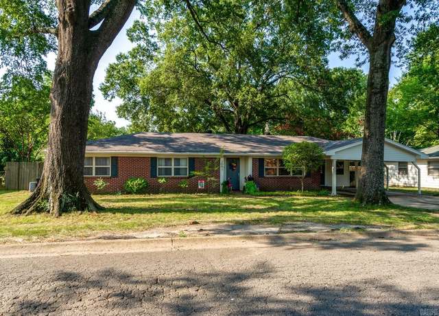 Property at 2021 Arkansas Ave, Conway, AR 72034, 3 beds, 2 baths