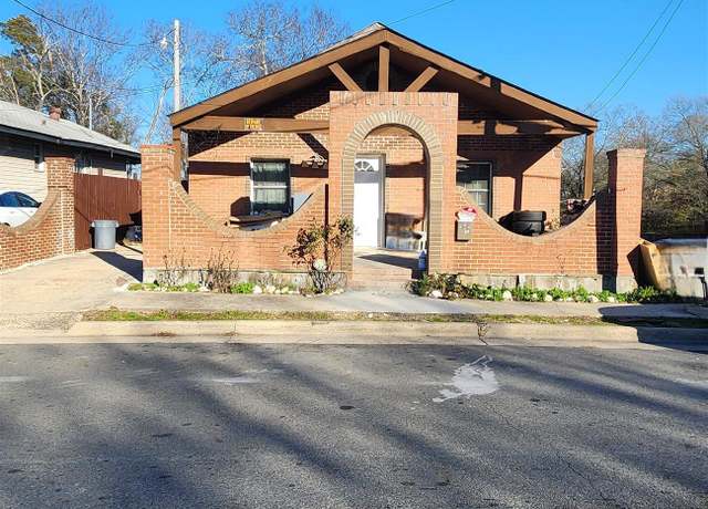 Property at 129 Daisy St, Hot Springs, AR 71901, 3 beds, 1 bath