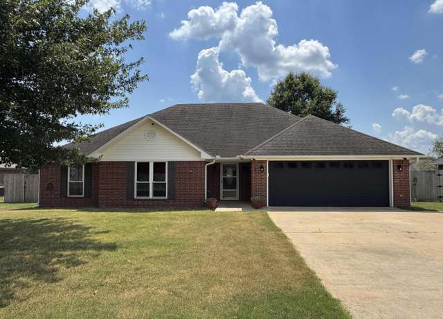 Property at 8 Mockingbird, Vilonia, AR 72173, 4 beds, 2 baths