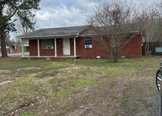 Property at 806 W College, Beebe, AR 72012, 4 beds, 1 bath