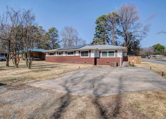 Property at 500 Braden St, Jacksonville, AR 72076, 3 beds, 2 baths