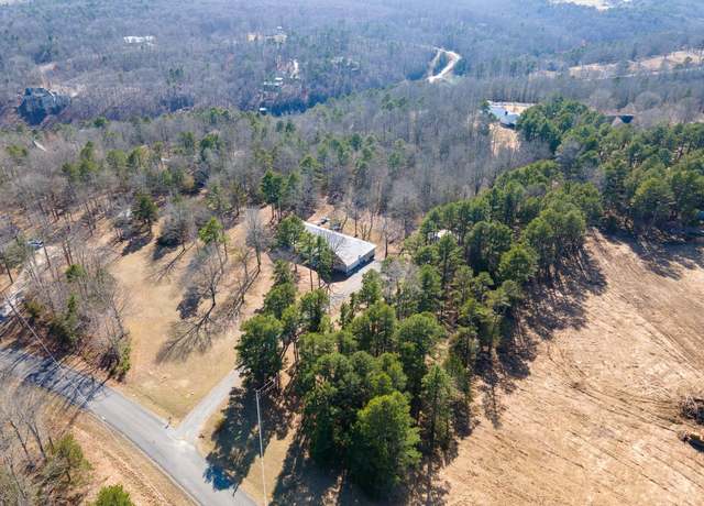 Property at 70 Quail Hollow Cv, Heber Springs, AR 72543, 7 beds, 3.5 baths