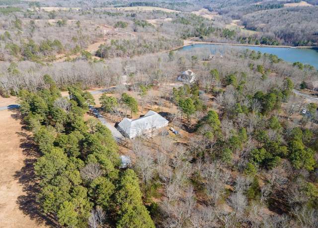 Property at 70 Quail Hollow Cv, Heber Springs, AR 72543, 7 beds, 3.5 baths