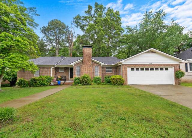 Property at 206 Shawnee St, Hot Springs, AR 71901, 3 beds, 2 baths