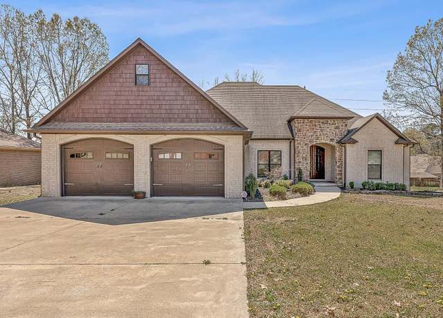 Property at 2 Candlewood Cv, Paragould, AR 72450, 4 beds, 3 baths