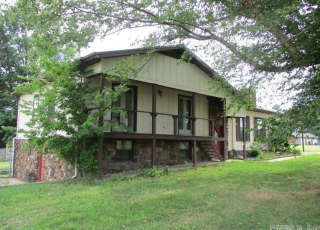 Property at 2800 Autumn Ln, Paragould, AR 72450, 4 beds, 3 baths
