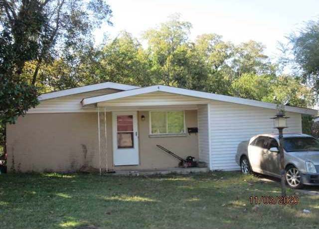 Property at 4 Sunnydale Dr Dr, Little Rock, AR 72209, 2 beds, 1 bath