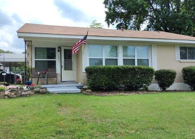 Property at 1001 3rd St, Hot Springs, AR 71913, 3 beds, 1 bath