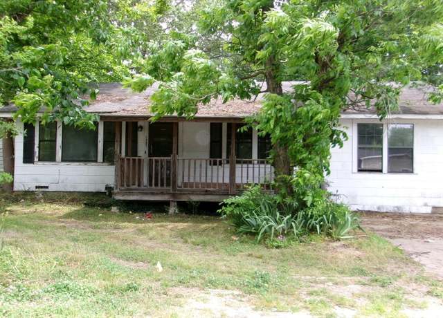 Property at 1321 Cherry Ln, Malvern, AR 72104, 3 beds, 2 baths
